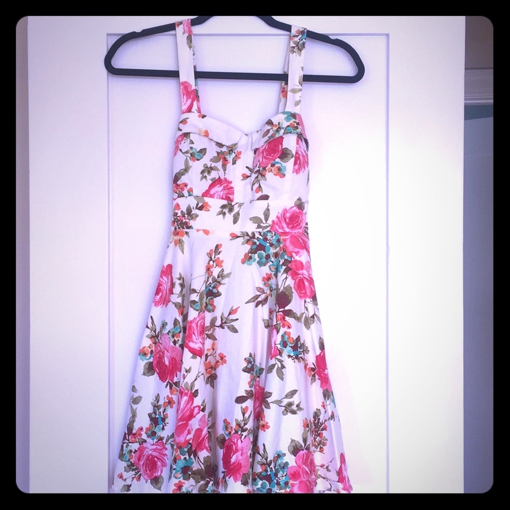 VARGA- Endless Floral Marilyn Dress-Pink
